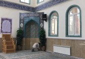غبار روبی مسجد دانشگاه علم و فرهنگ