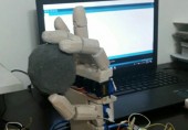 افتخاری دیگر: طراحی و ساخت  دست هوشمند مصنوعی  توسط دانشجوی مهندسی مکانیک