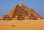 چه کسانی اهرام مصر را ساختند؟ 